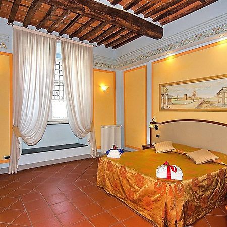 لوكا Dimora Dei Guelfi Luxury Rooms المظهر الخارجي الصورة