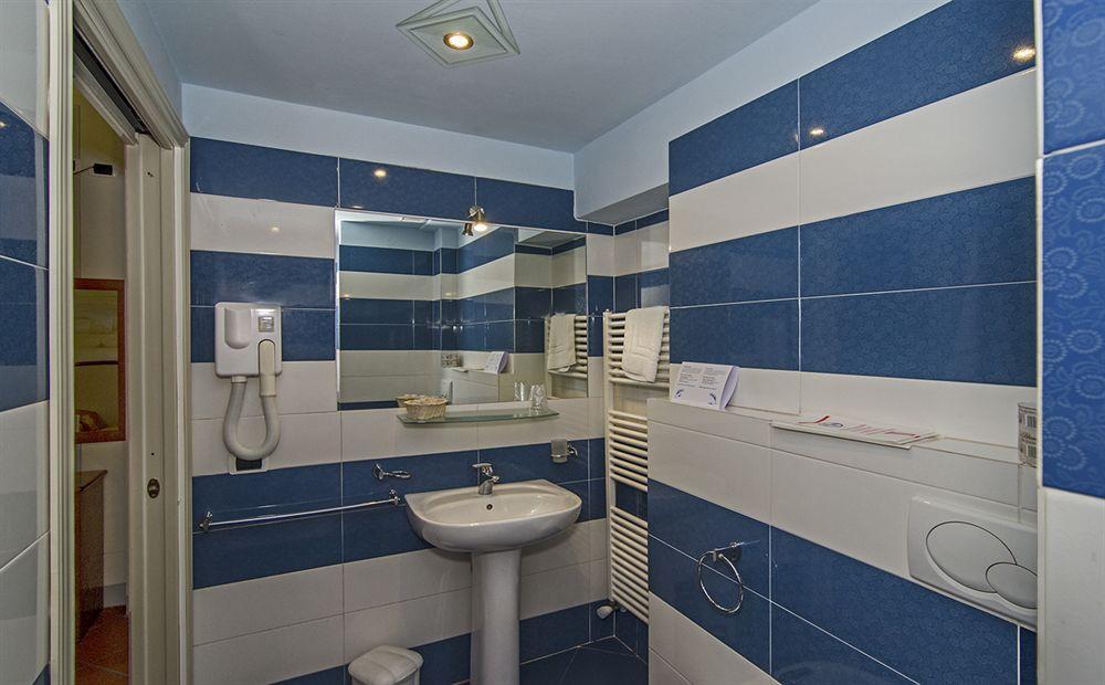 لوكا Dimora Dei Guelfi Luxury Rooms المظهر الخارجي الصورة