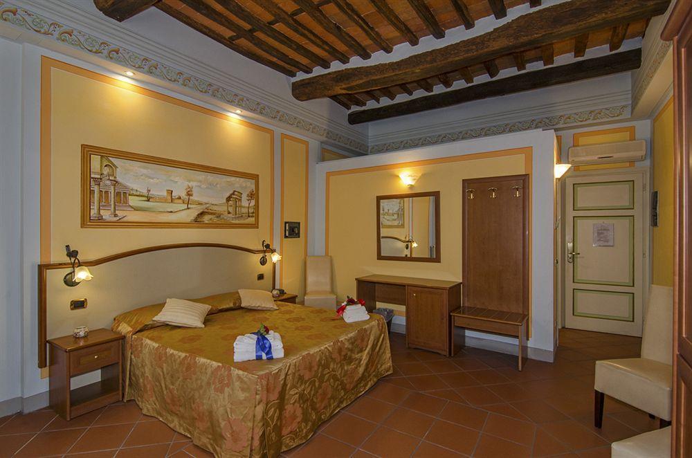 لوكا Dimora Dei Guelfi Luxury Rooms المظهر الخارجي الصورة