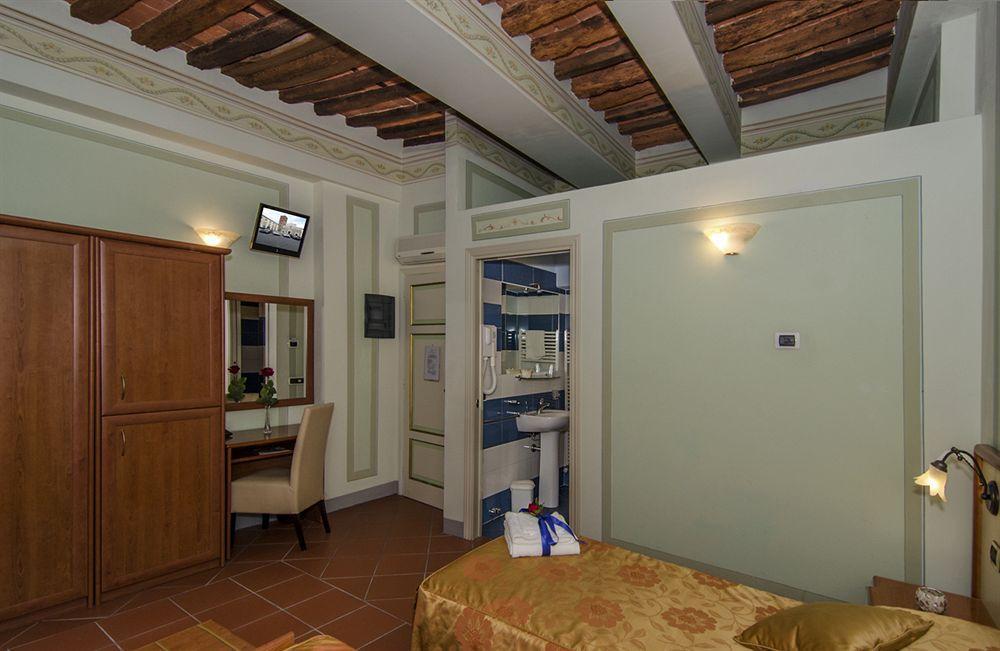 لوكا Dimora Dei Guelfi Luxury Rooms المظهر الخارجي الصورة