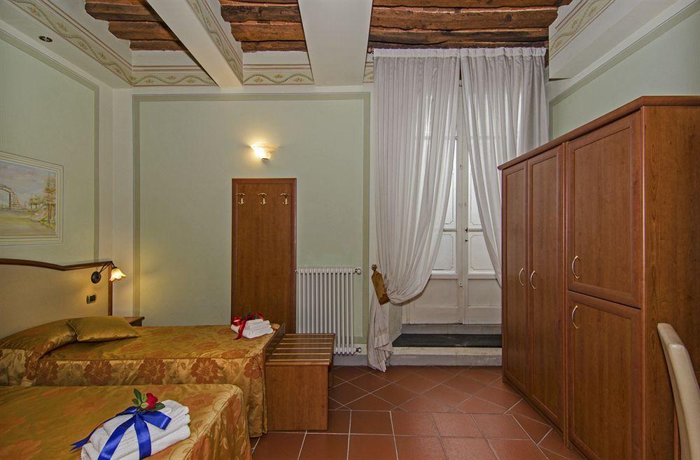 لوكا Dimora Dei Guelfi Luxury Rooms المظهر الخارجي الصورة