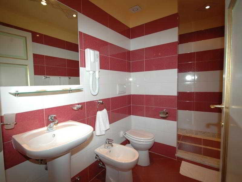 لوكا Dimora Dei Guelfi Luxury Rooms المظهر الخارجي الصورة