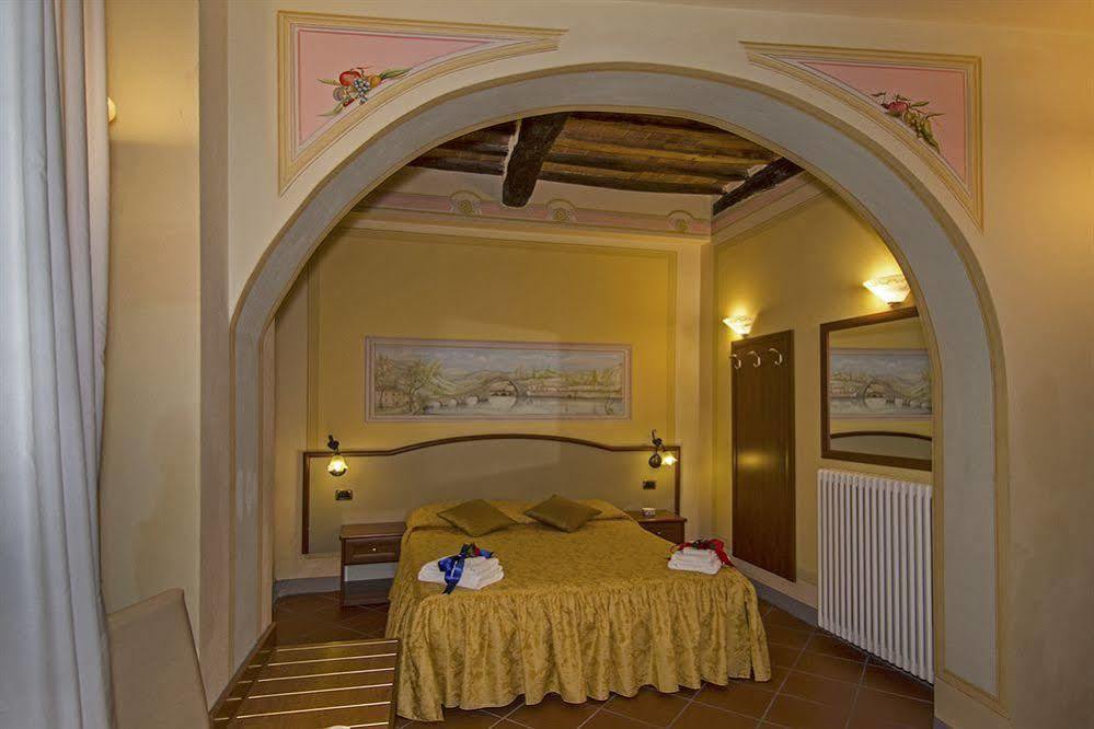 لوكا Dimora Dei Guelfi Luxury Rooms المظهر الخارجي الصورة