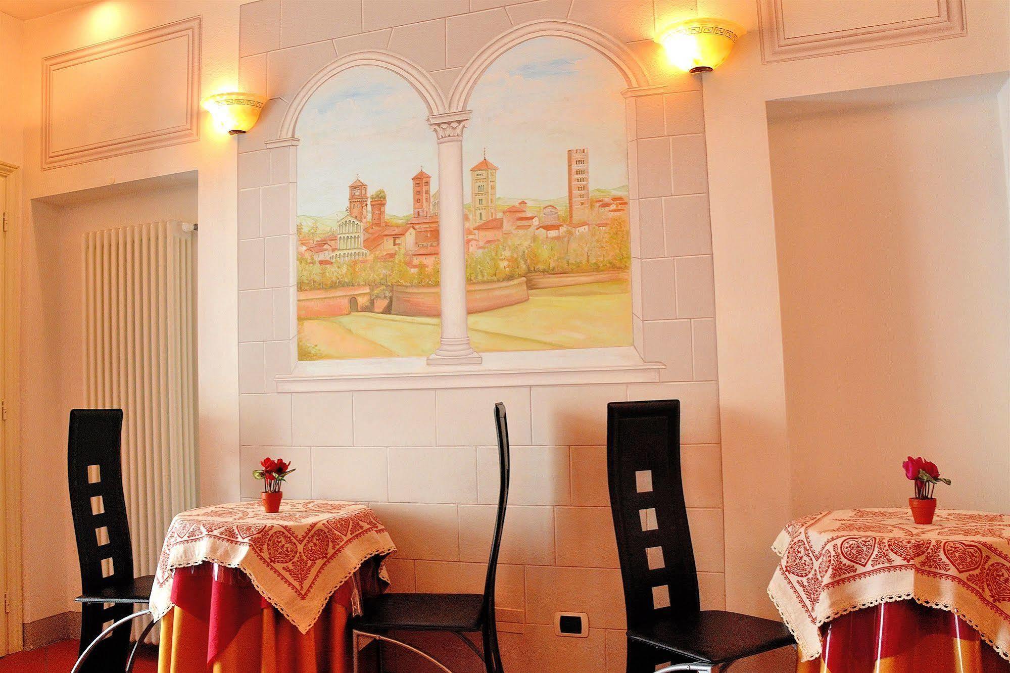 لوكا Dimora Dei Guelfi Luxury Rooms المظهر الخارجي الصورة