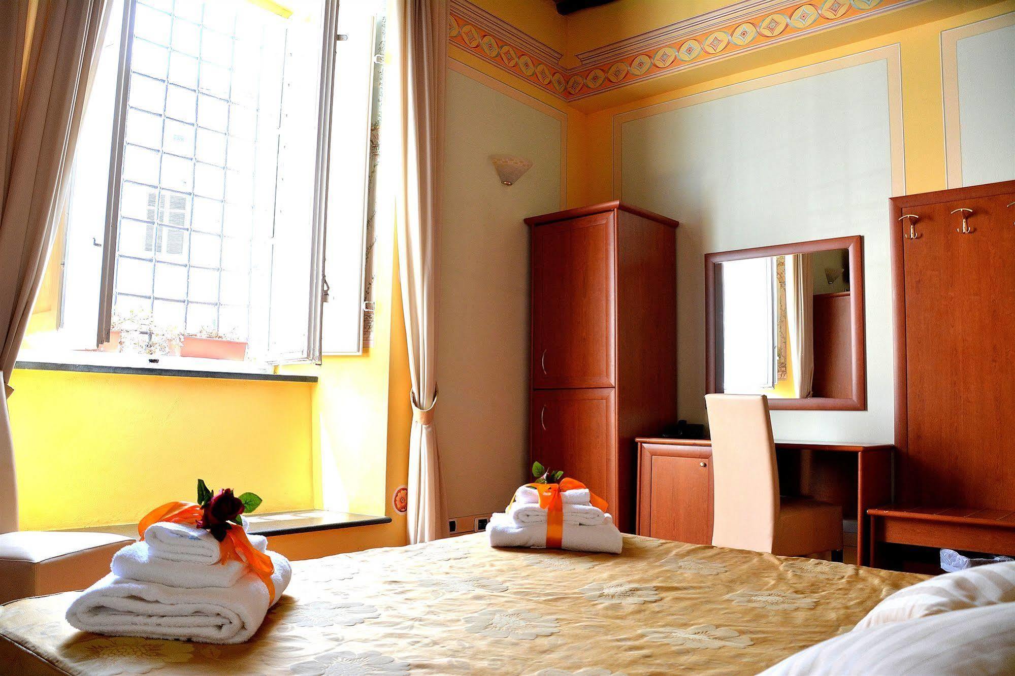 لوكا Dimora Dei Guelfi Luxury Rooms المظهر الخارجي الصورة