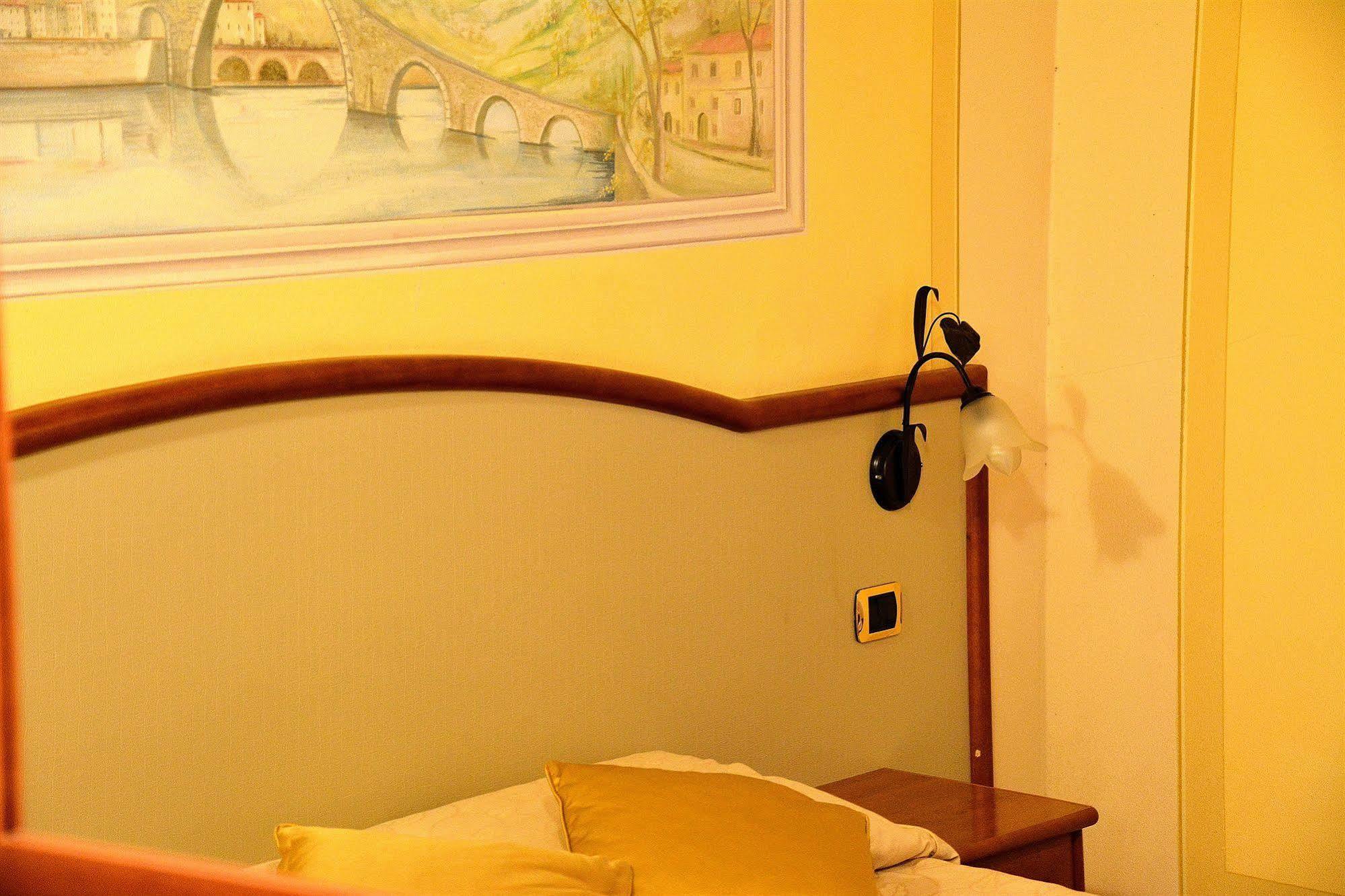 لوكا Dimora Dei Guelfi Luxury Rooms المظهر الخارجي الصورة