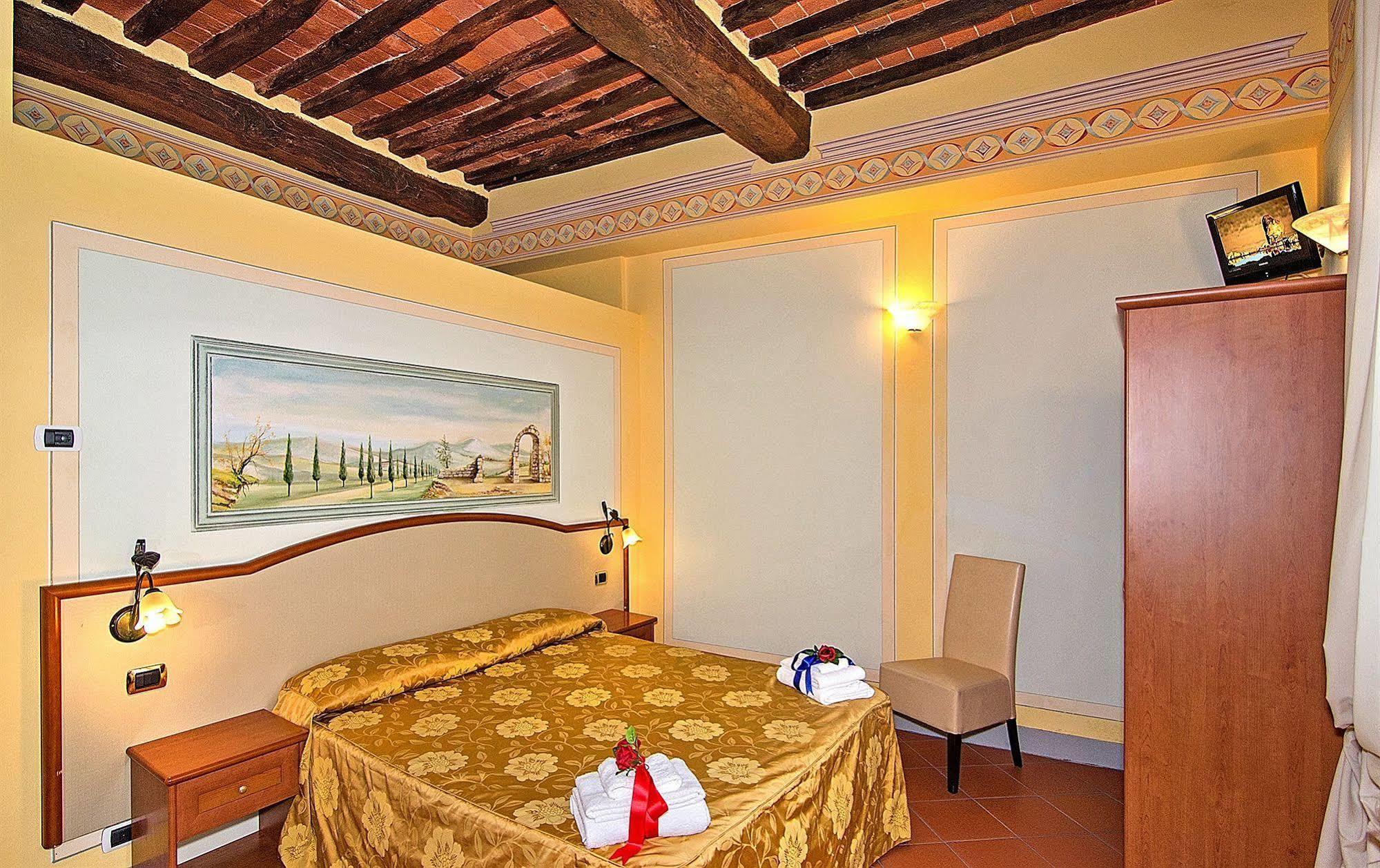 لوكا Dimora Dei Guelfi Luxury Rooms المظهر الخارجي الصورة
